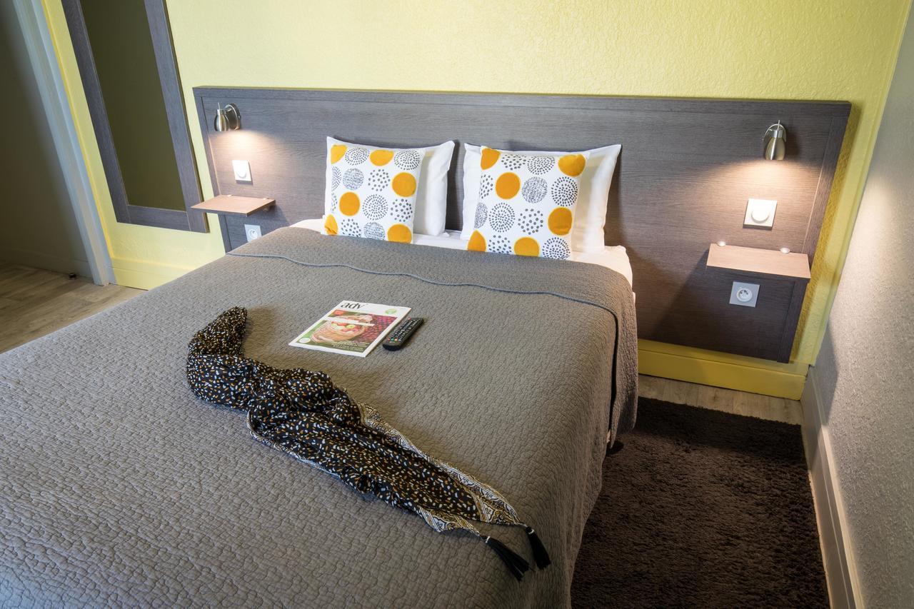 Logis Hotel Restaurant De La Poste Le Mele-sur-Sarthe Экстерьер фото