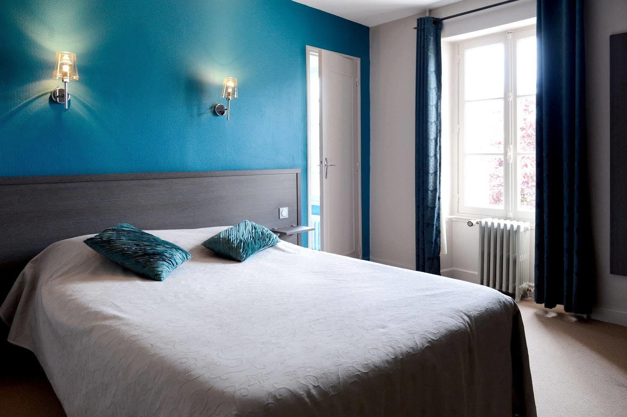 Logis Hotel Restaurant De La Poste Le Mele-sur-Sarthe Экстерьер фото