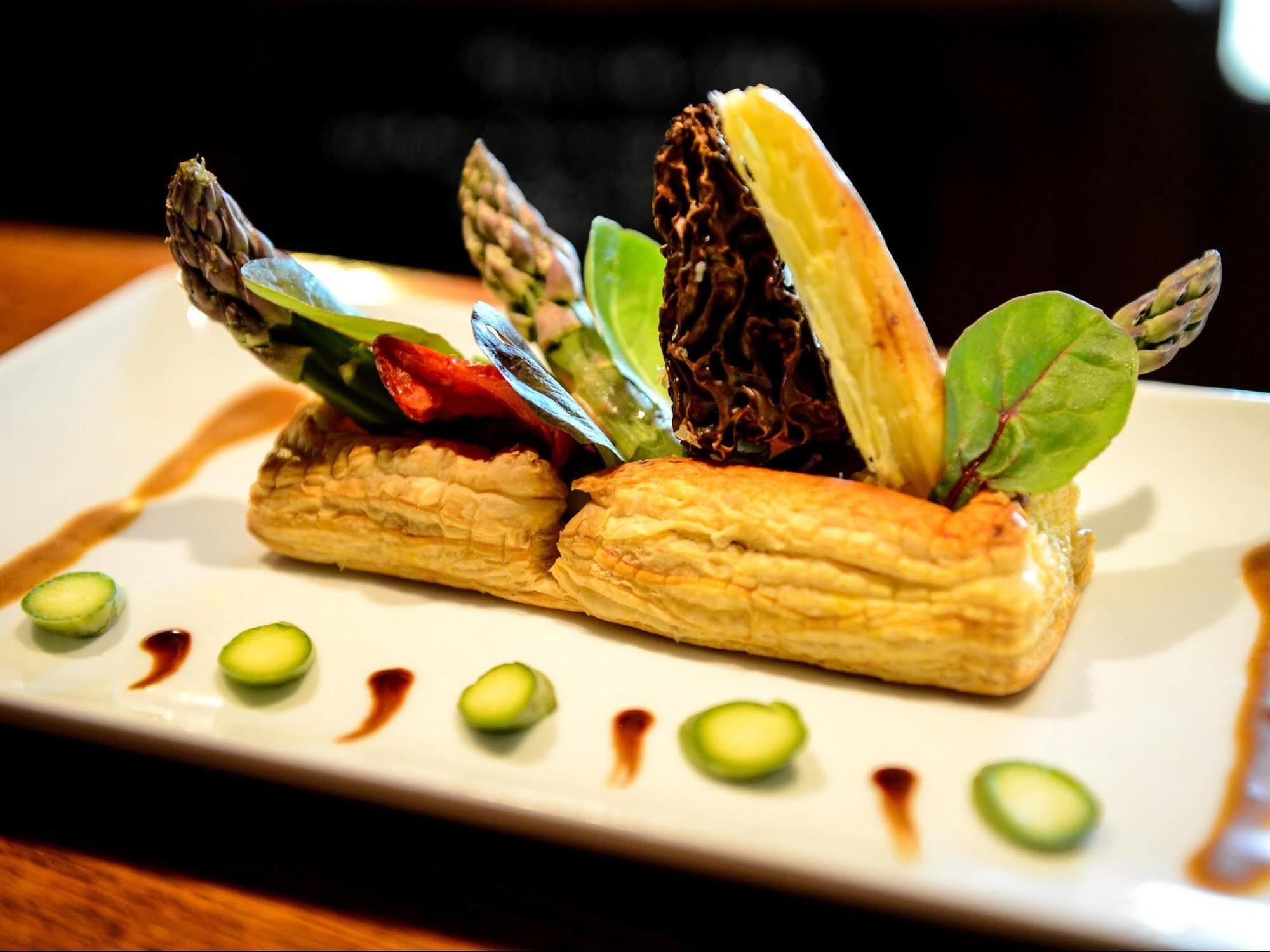 Logis Hotel Restaurant De La Poste Le Mele-sur-Sarthe Экстерьер фото
