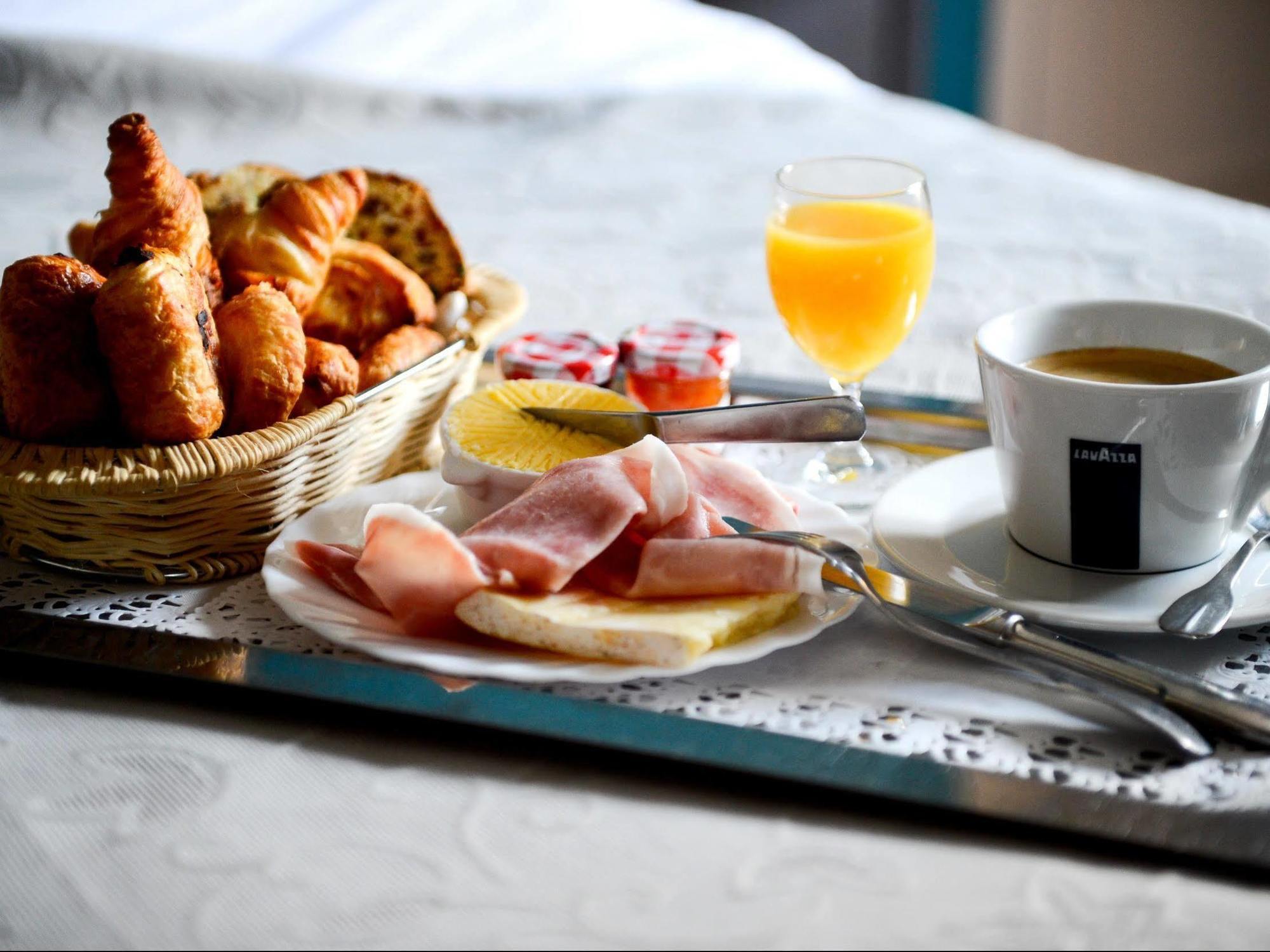Logis Hotel Restaurant De La Poste Le Mele-sur-Sarthe Экстерьер фото